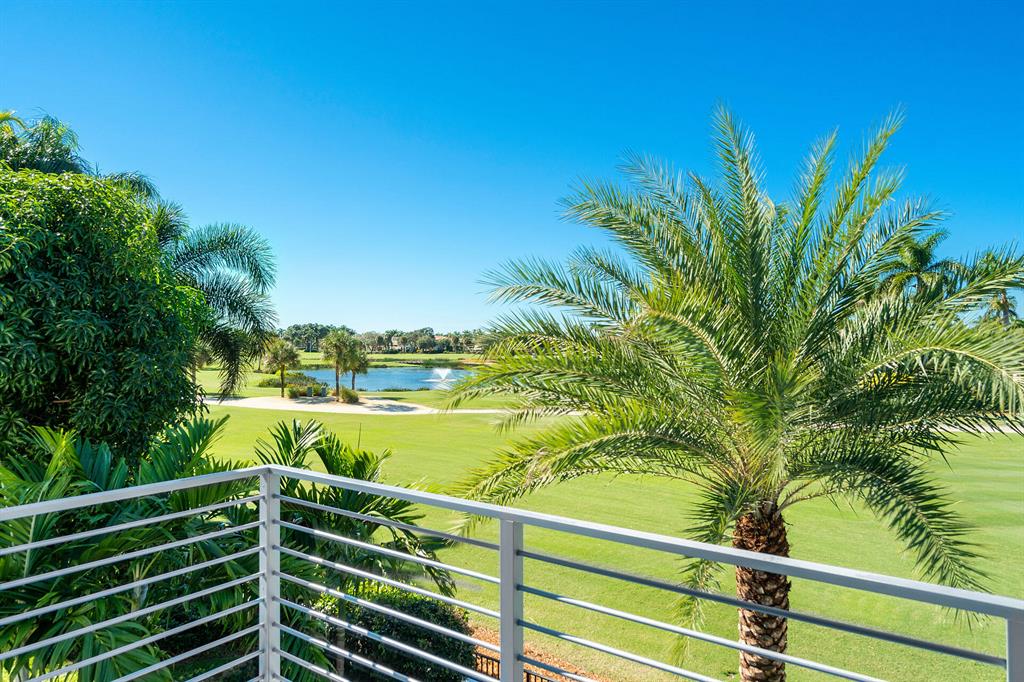 ROYAL PALM YACHT & COUNTRY CLUB - Residential