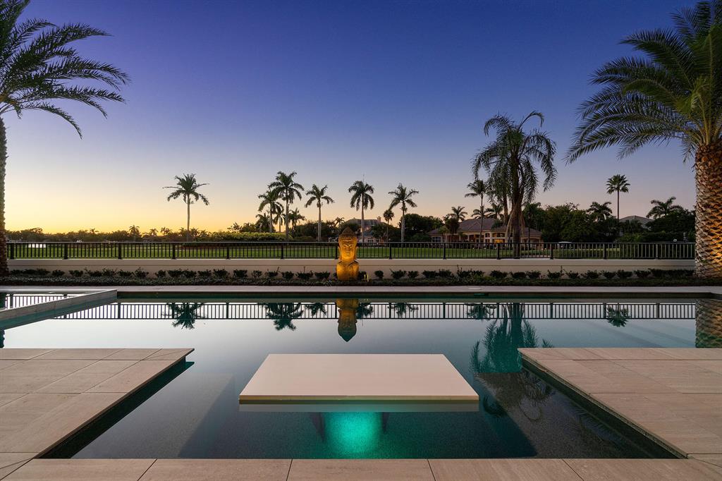 ROYAL PALM YACHT & COUNTRY CLUB - Residential