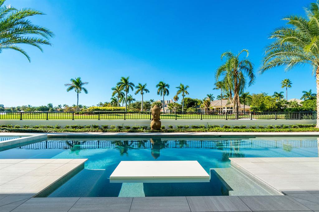 ROYAL PALM YACHT & COUNTRY CLUB - Residential