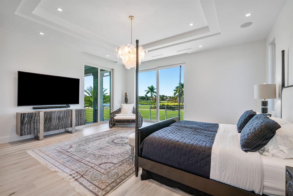 ROYAL PALM YACHT & COUNTRY CLUB - Residential