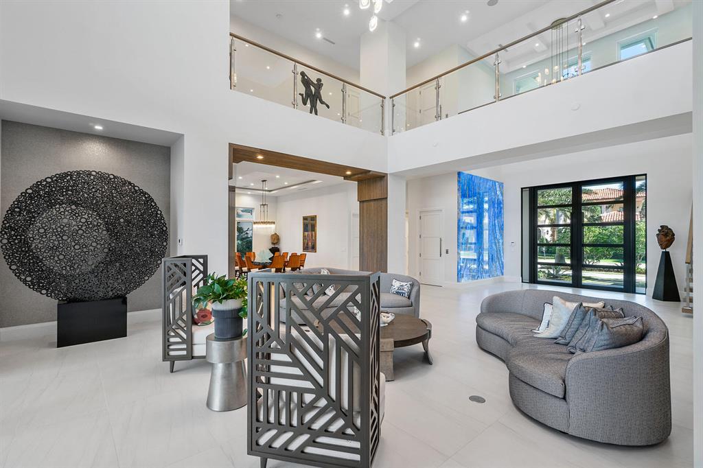 ROYAL PALM YACHT & COUNTRY CLUB - Residential