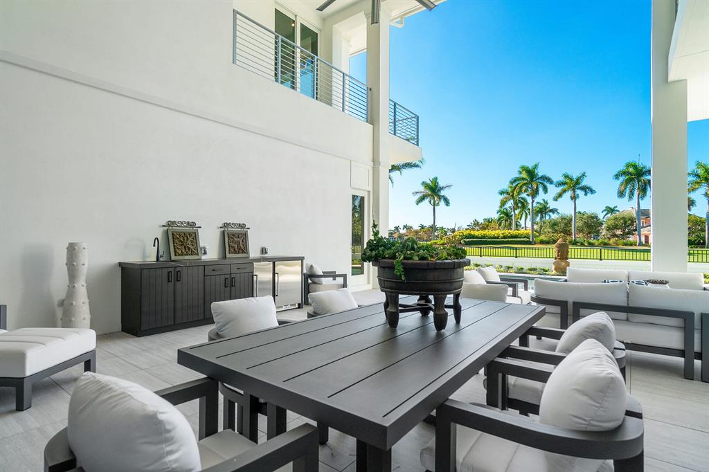 ROYAL PALM YACHT & COUNTRY CLUB - Residential