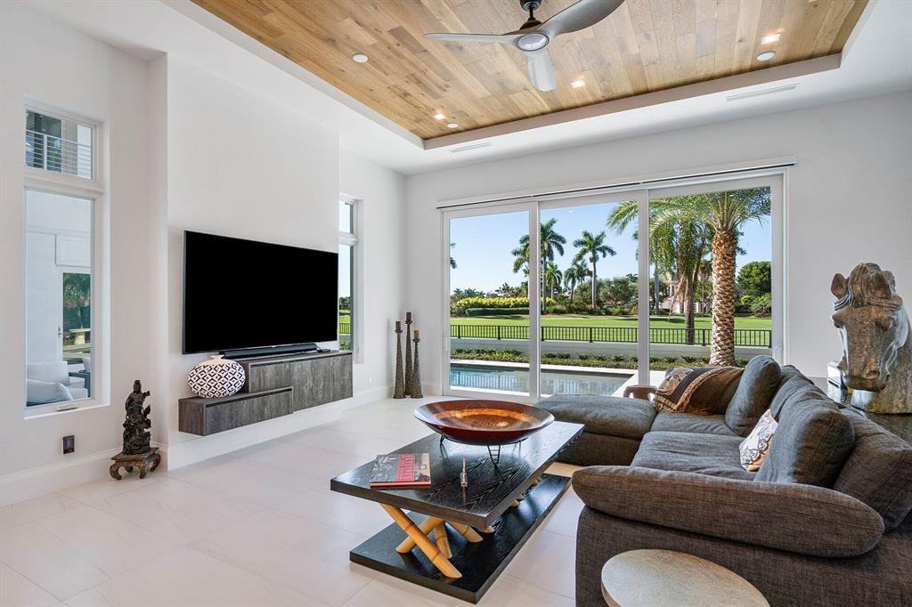 ROYAL PALM YACHT & COUNTRY CLUB - Residential