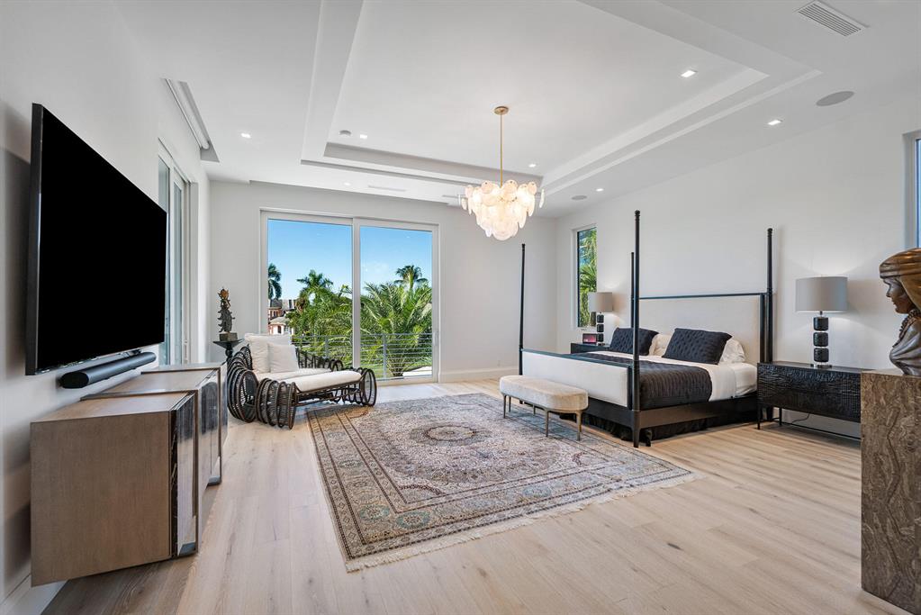 ROYAL PALM YACHT & COUNTRY CLUB - Residential