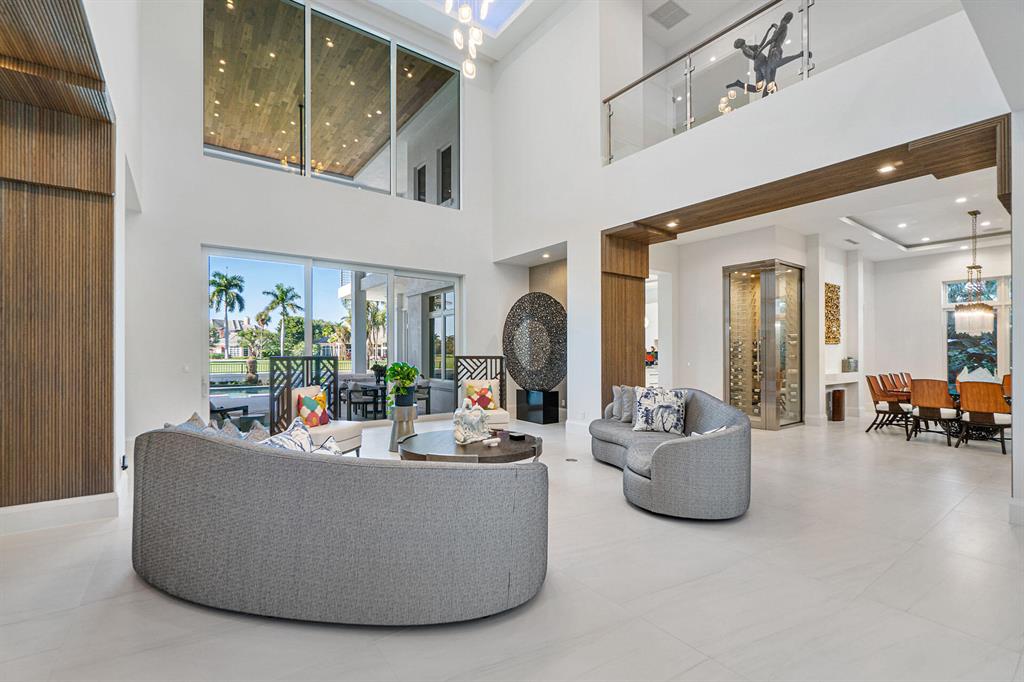 ROYAL PALM YACHT & COUNTRY CLUB - Residential