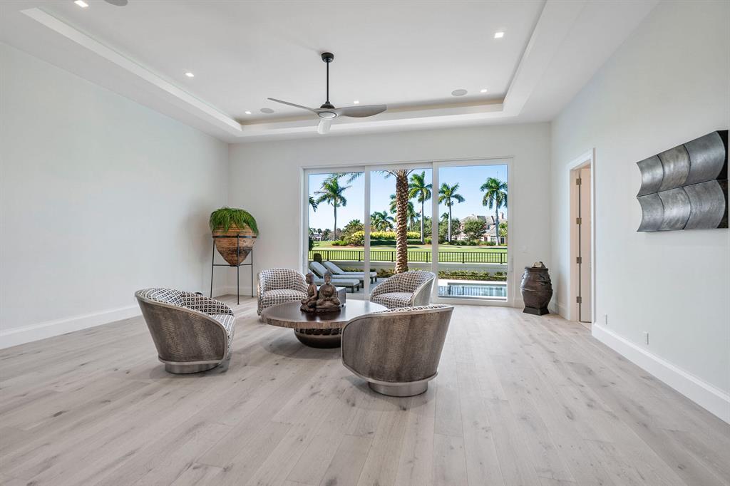 ROYAL PALM YACHT & COUNTRY CLUB - Residential