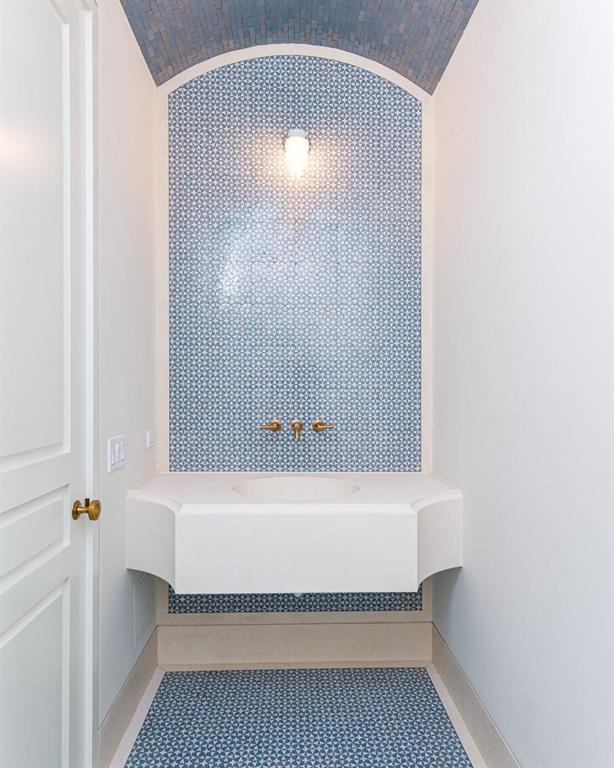 PARANGON - Residential