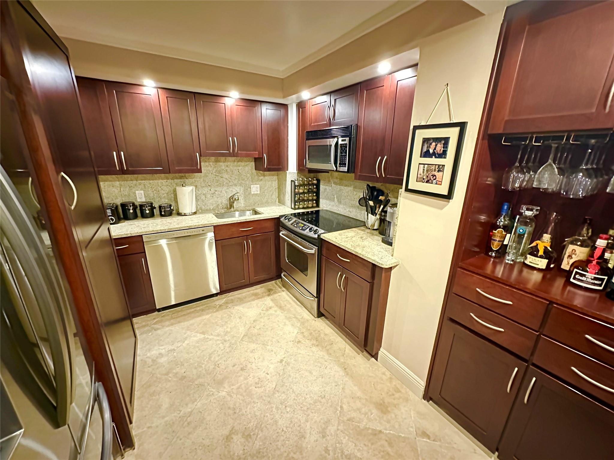 Venetian Condominium - Residential