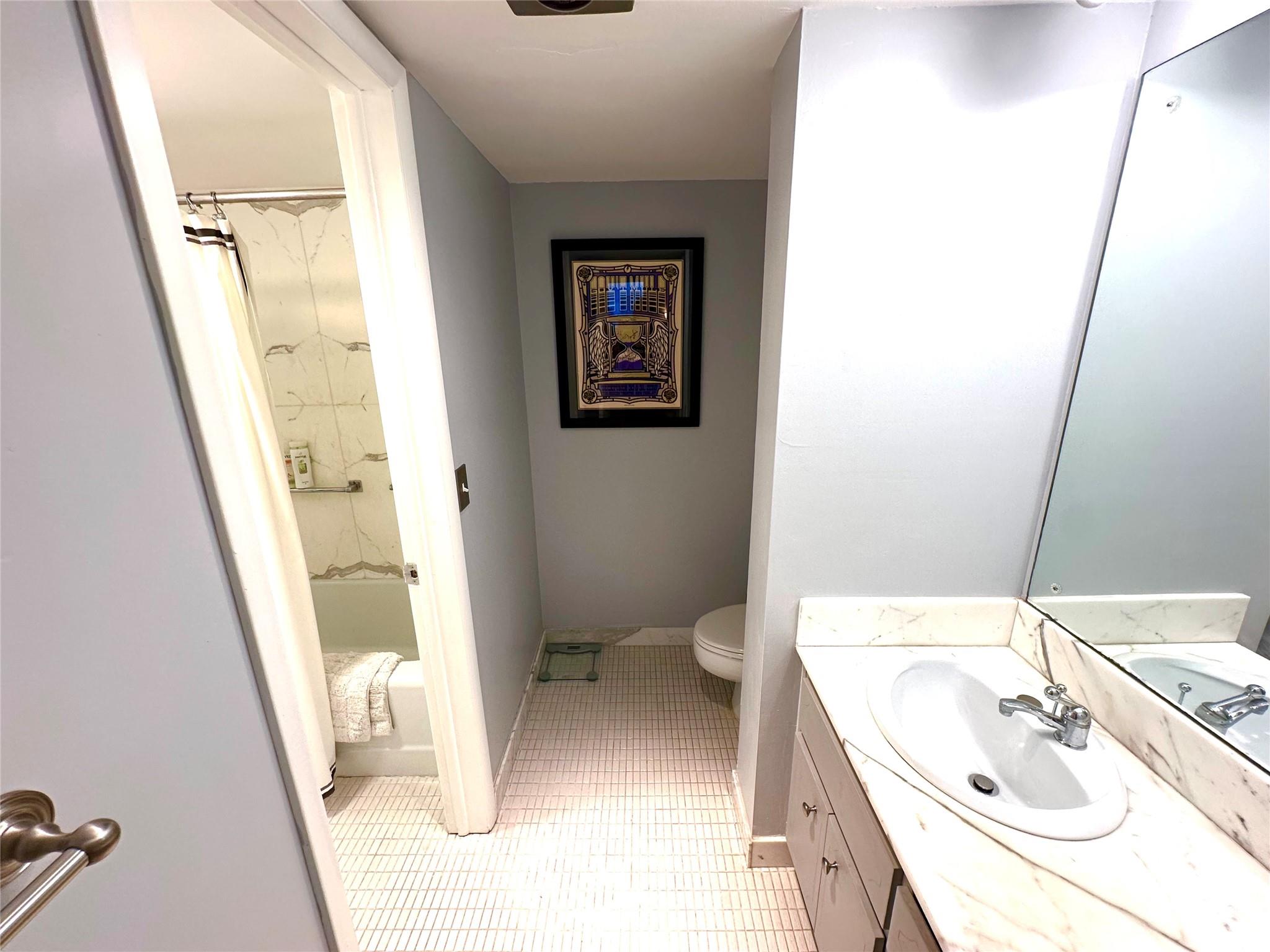 Venetian Condominium - Residential