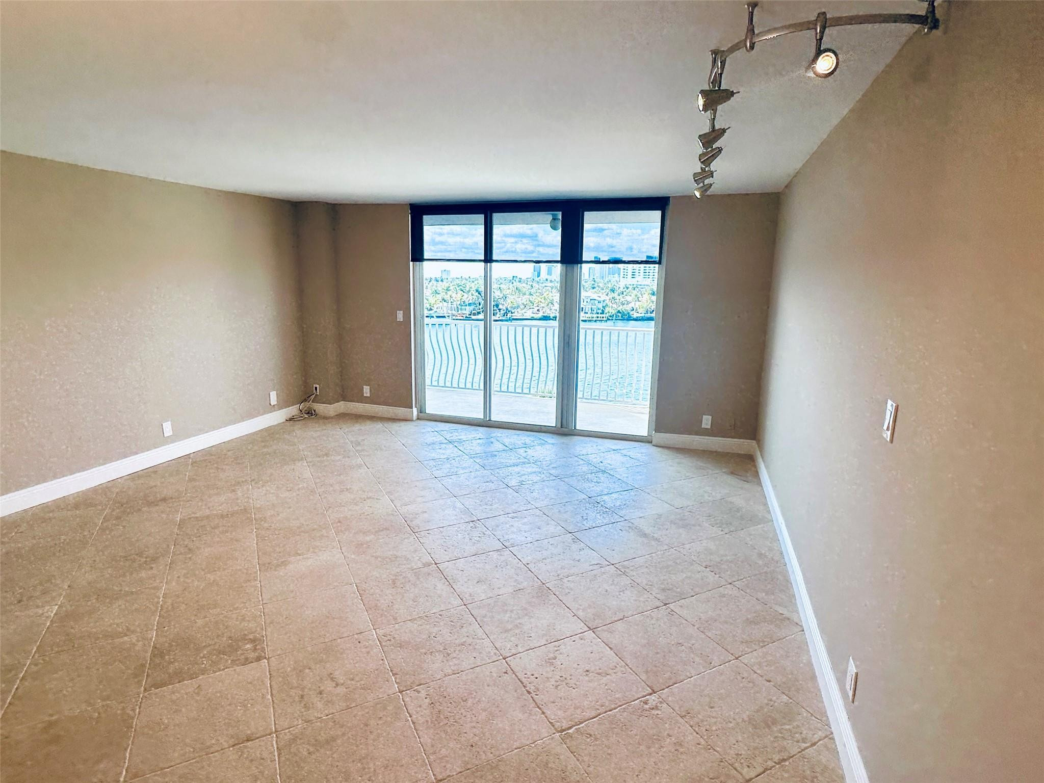 1 Las Olas Circle 605