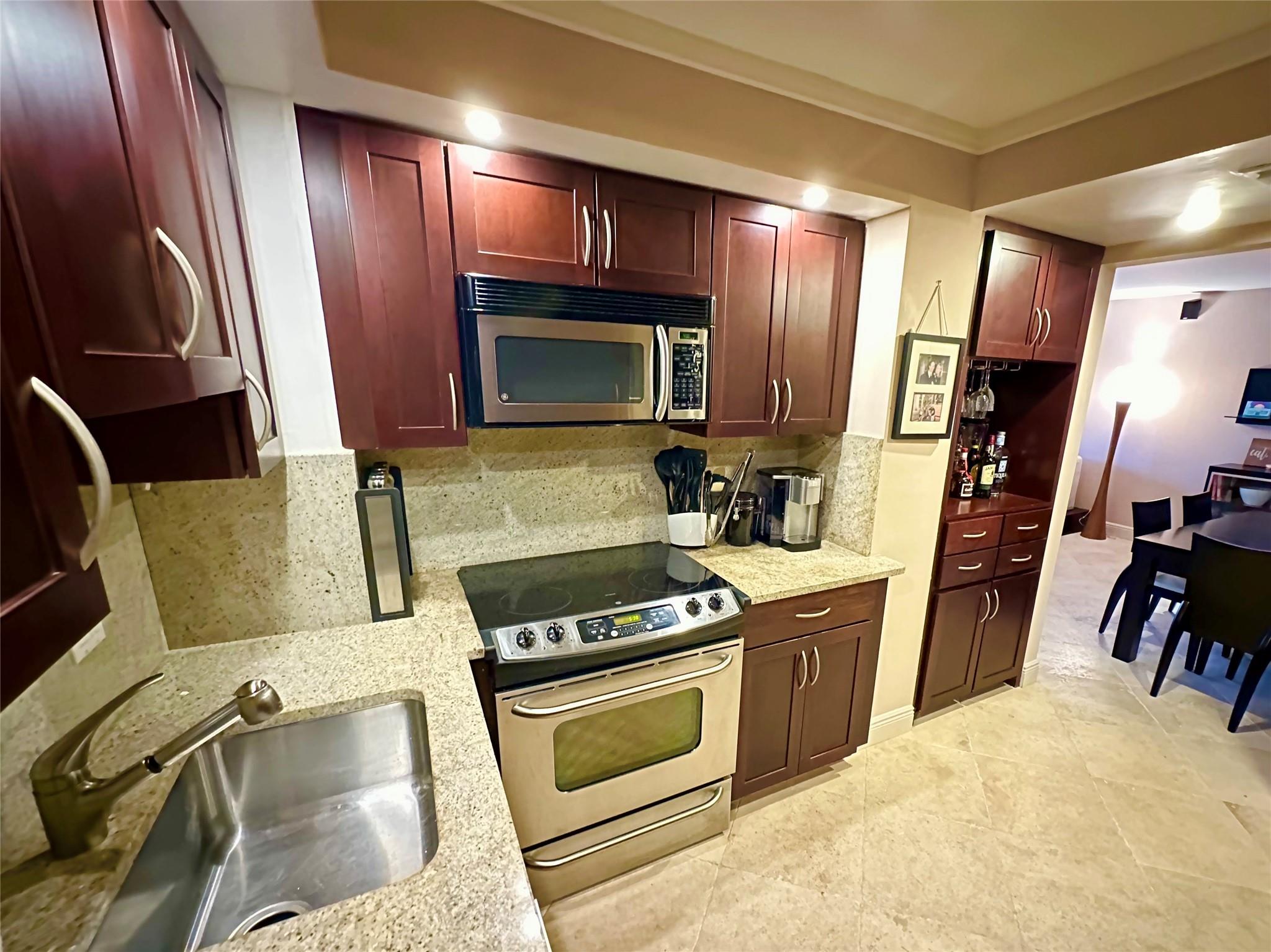 Venetian Condominium - Residential