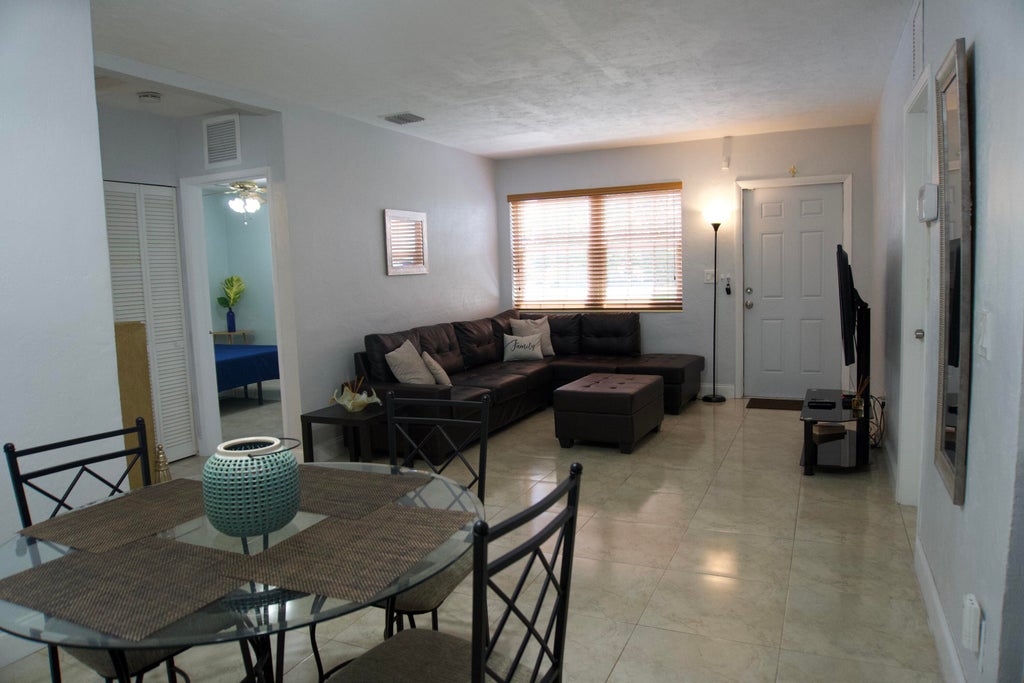 Photo of 6509 PINES Parkway, Hollywood, FL 33023 (MLS # B26078110)
