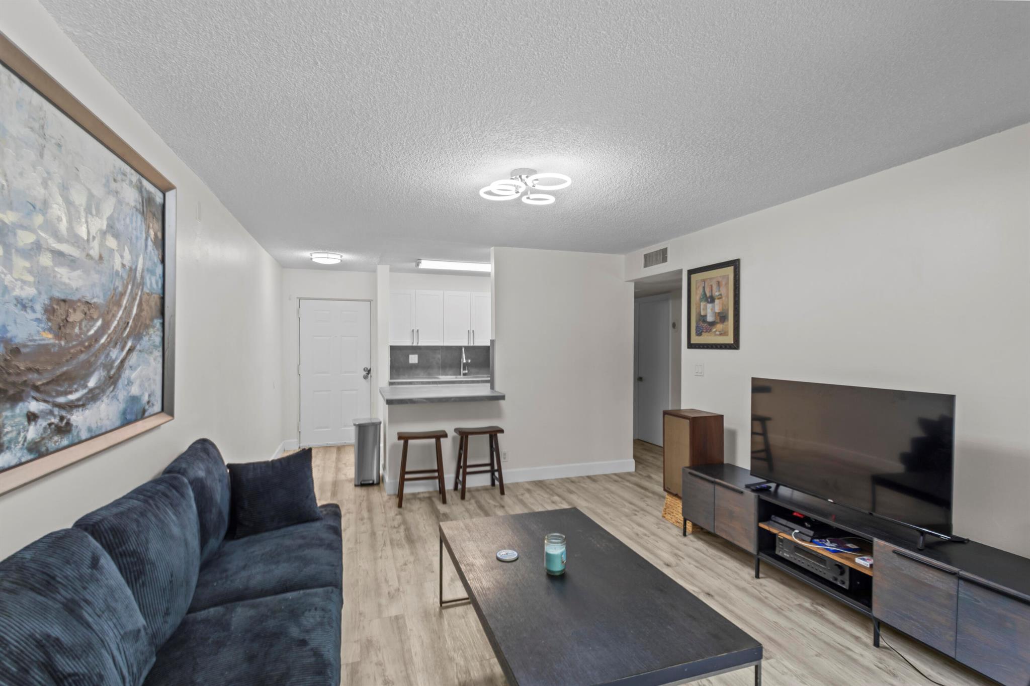 2000 N Congress Avenue 106