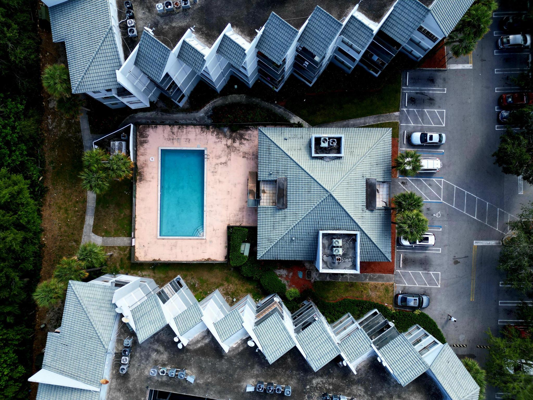 PRESIDENTIAL GOLFVIEW CON - Residential