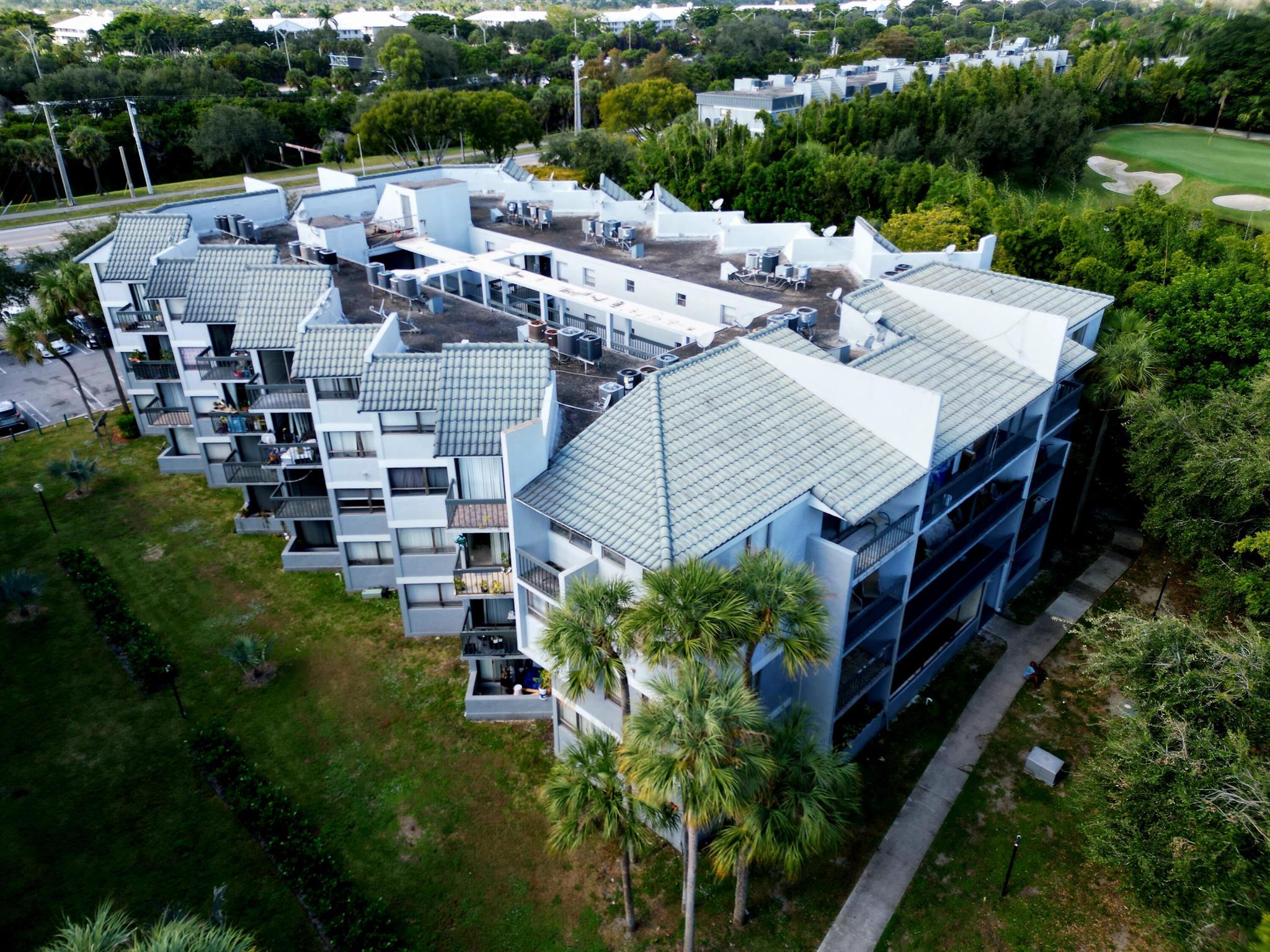 PRESIDENTIAL GOLFVIEW CON - Residential