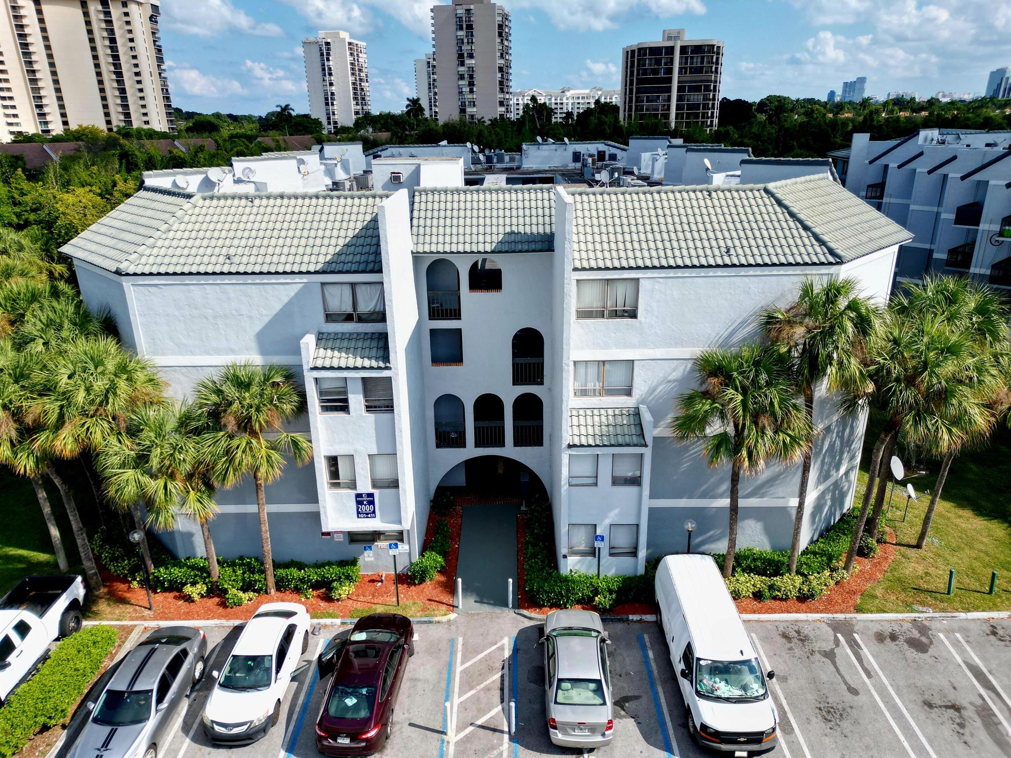 PRESIDENTIAL GOLFVIEW CON - Residential