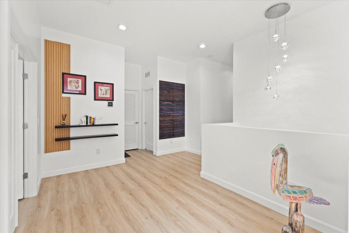 WHISPERING OAKS - Residential Lease