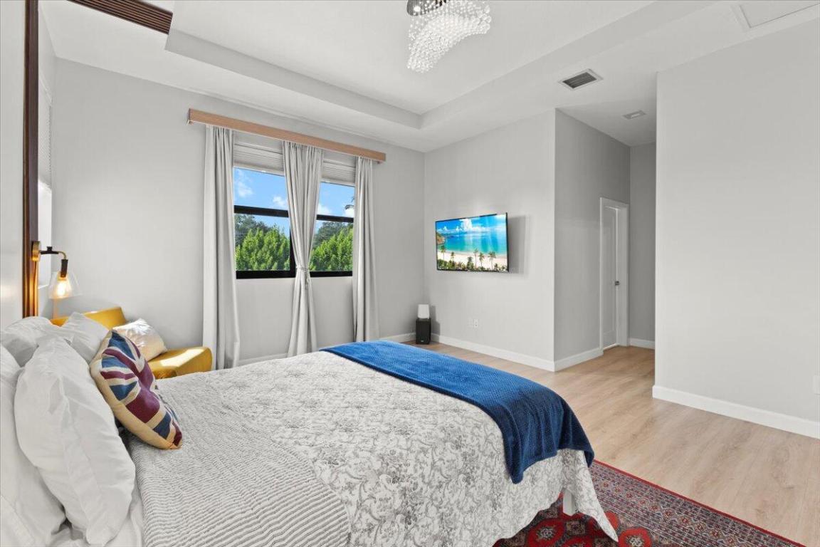 WHISPERING OAKS - Residential Lease