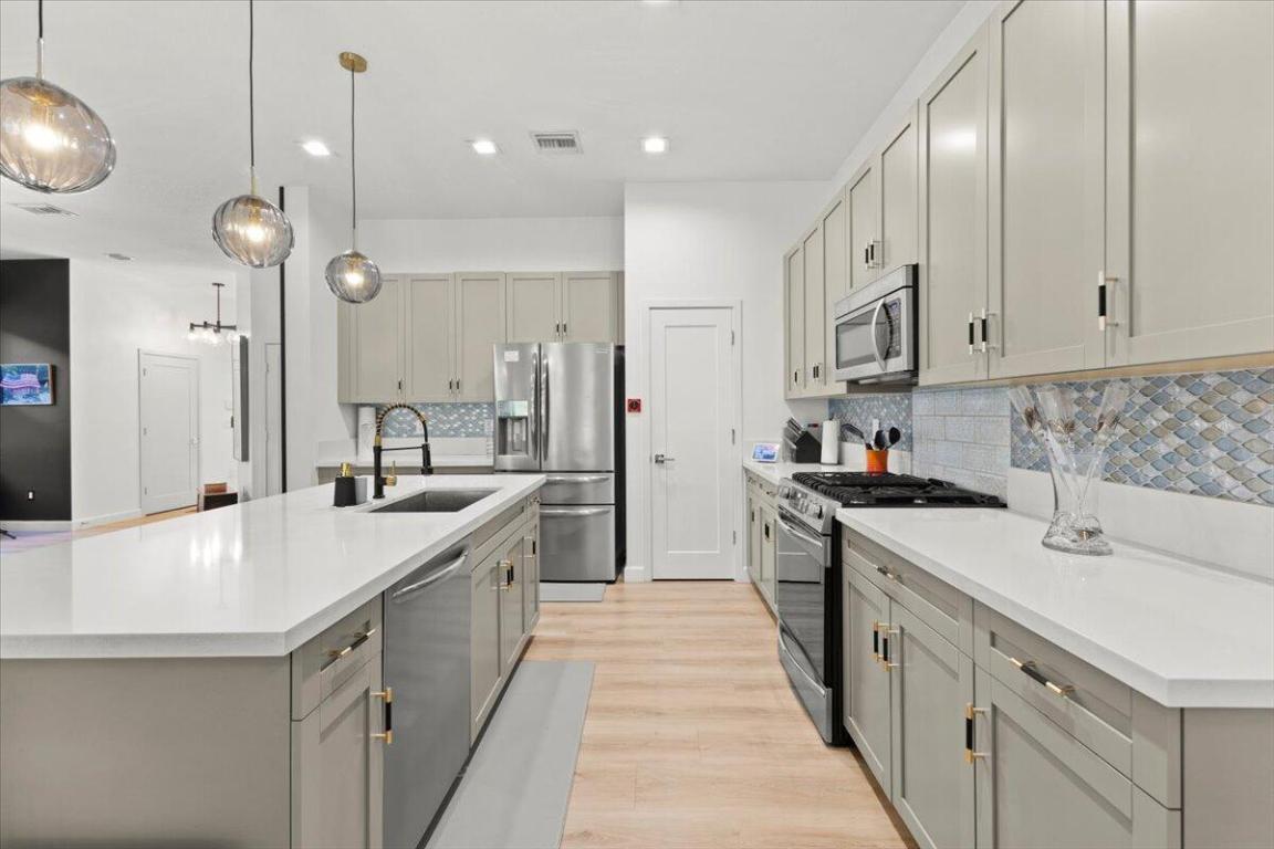 WHISPERING OAKS - Residential Lease