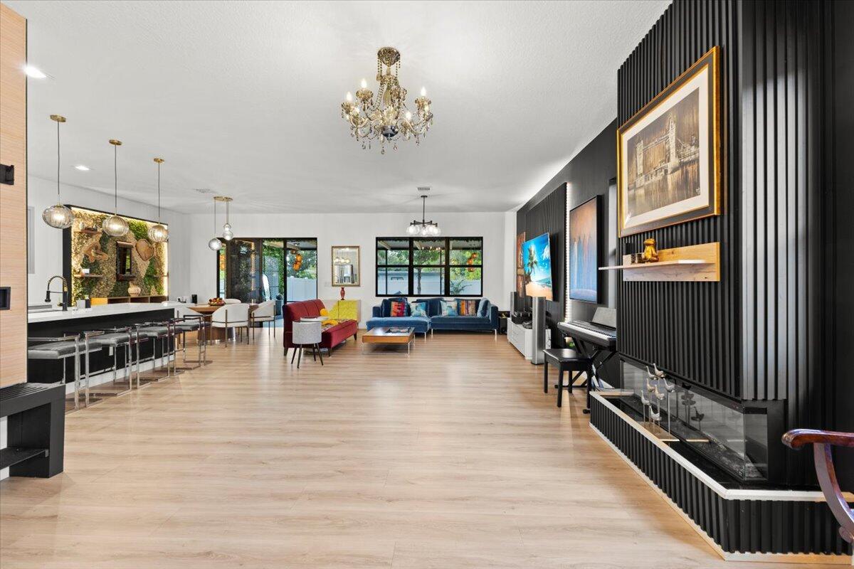 WHISPERING OAKS - Residential Lease