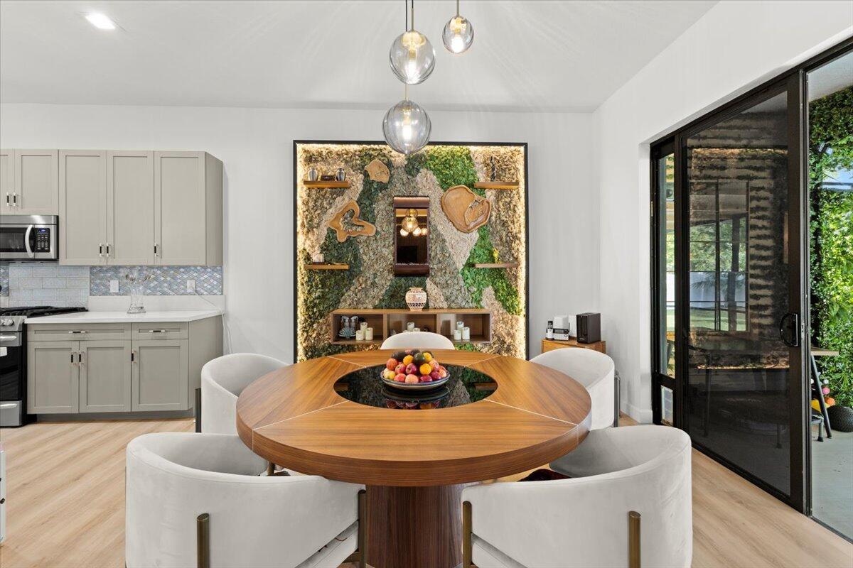 WHISPERING OAKS - Residential Lease