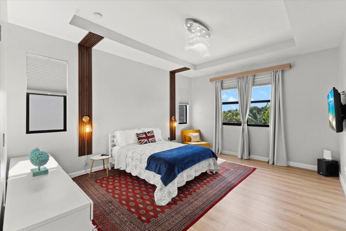 WHISPERING OAKS - Residential Lease