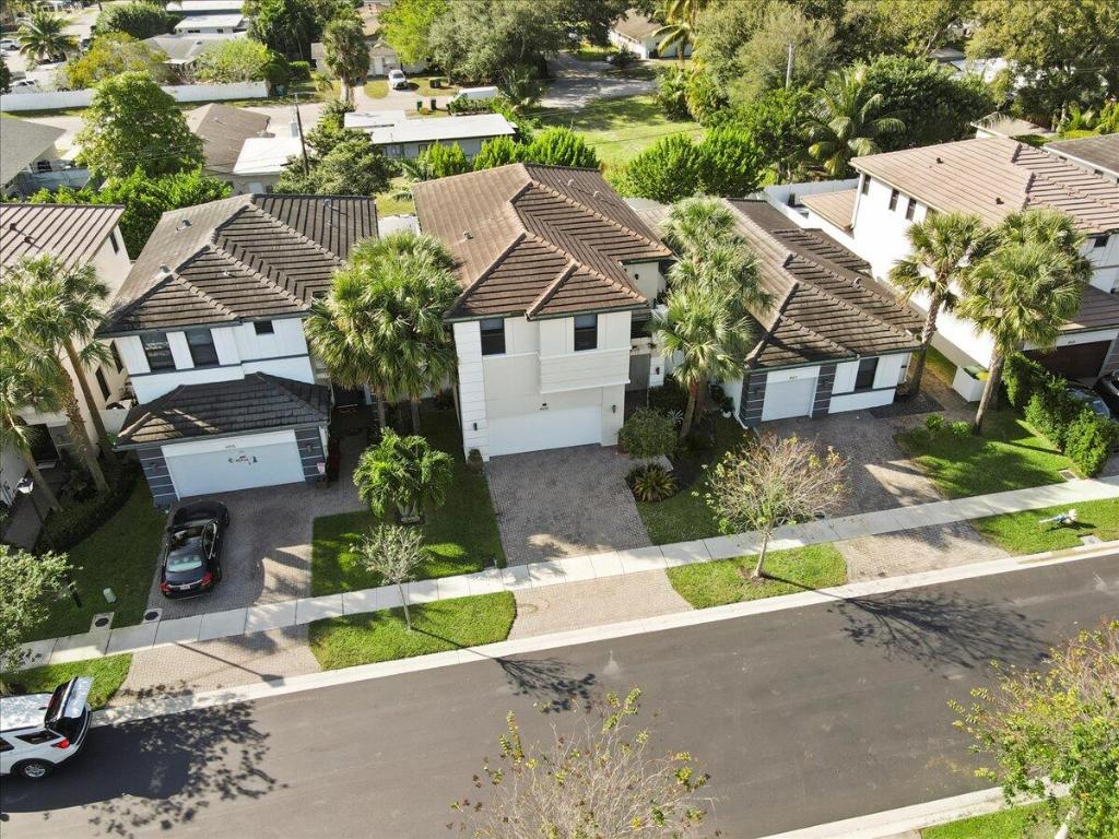 WHISPERING OAKS - Residential Lease