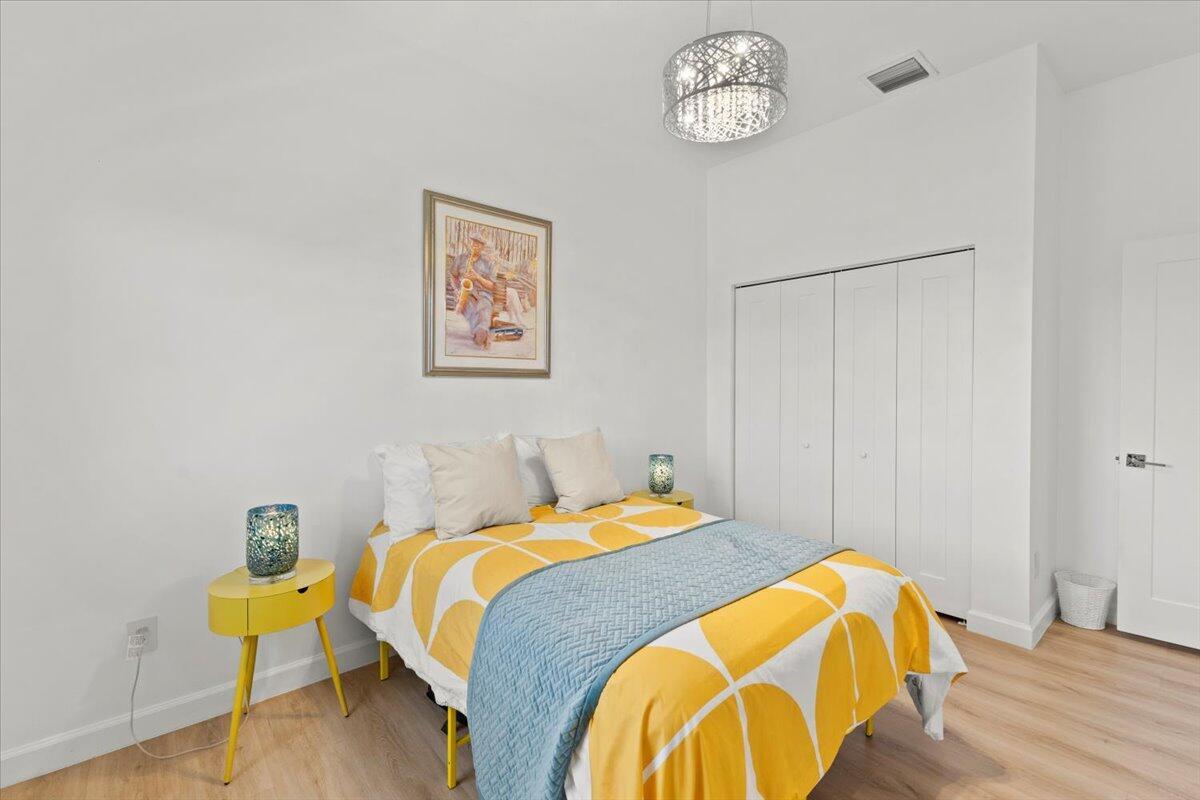 WHISPERING OAKS - Residential Lease