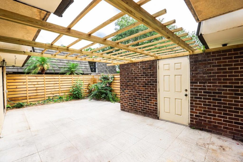 Photo of 618 6th Terrace, Palm Beach Gardens, FL 33418 (MLS # R10988348)