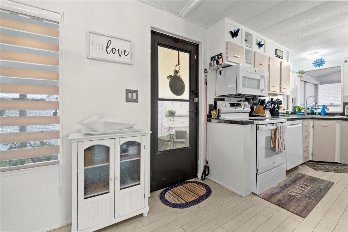 HIGHLAND MEADOWS ESTATES WEST - Residential