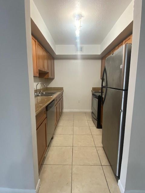 SAN LORENZO CONDO - Residential Lease