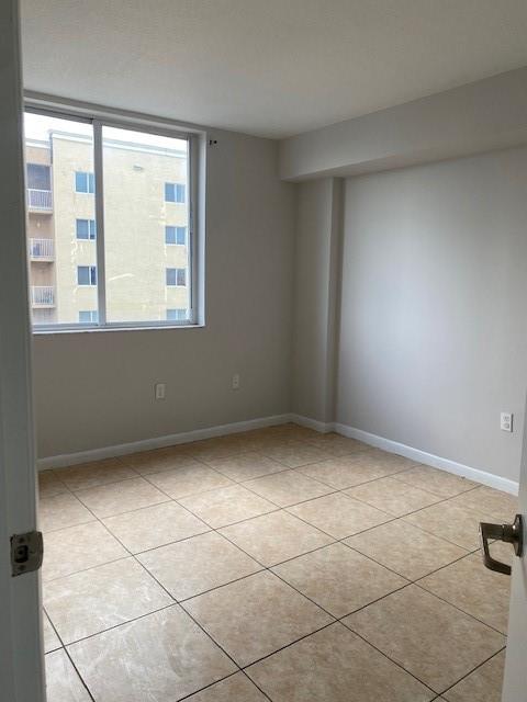 SAN LORENZO CONDO - Residential Lease