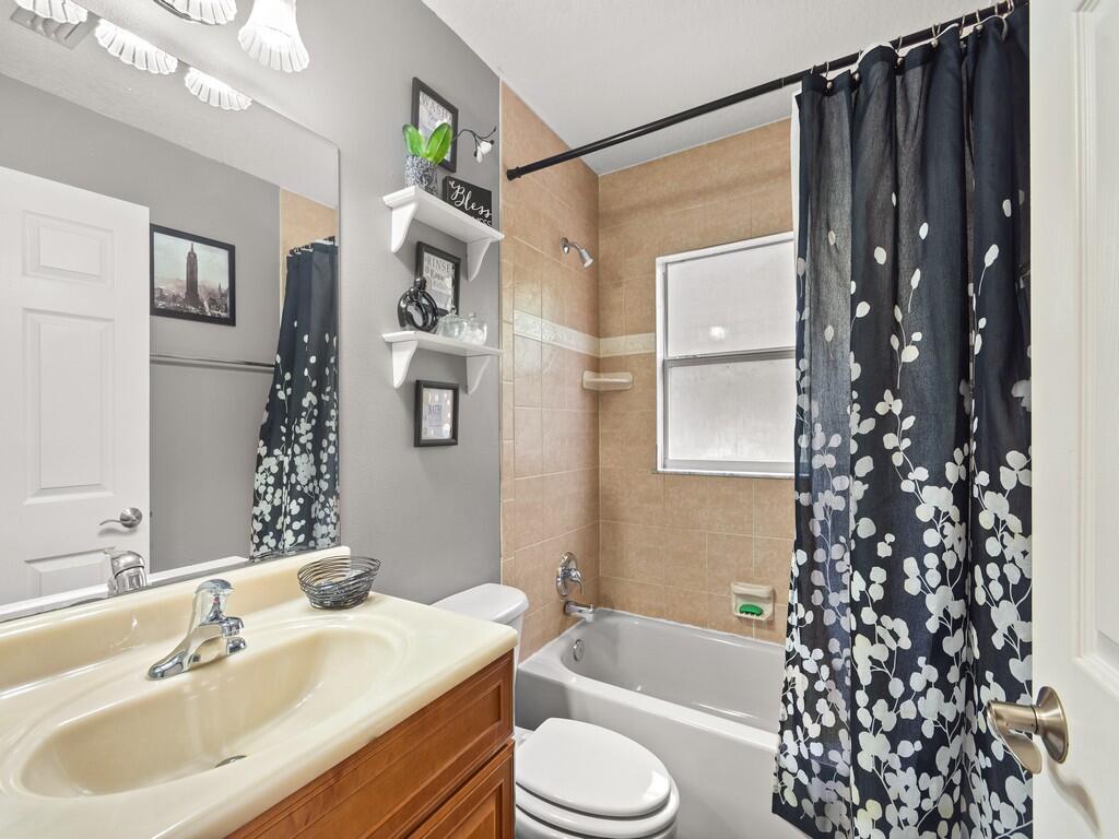 SEBASTIAN HIGHLANDS UNIT 17 - Residential