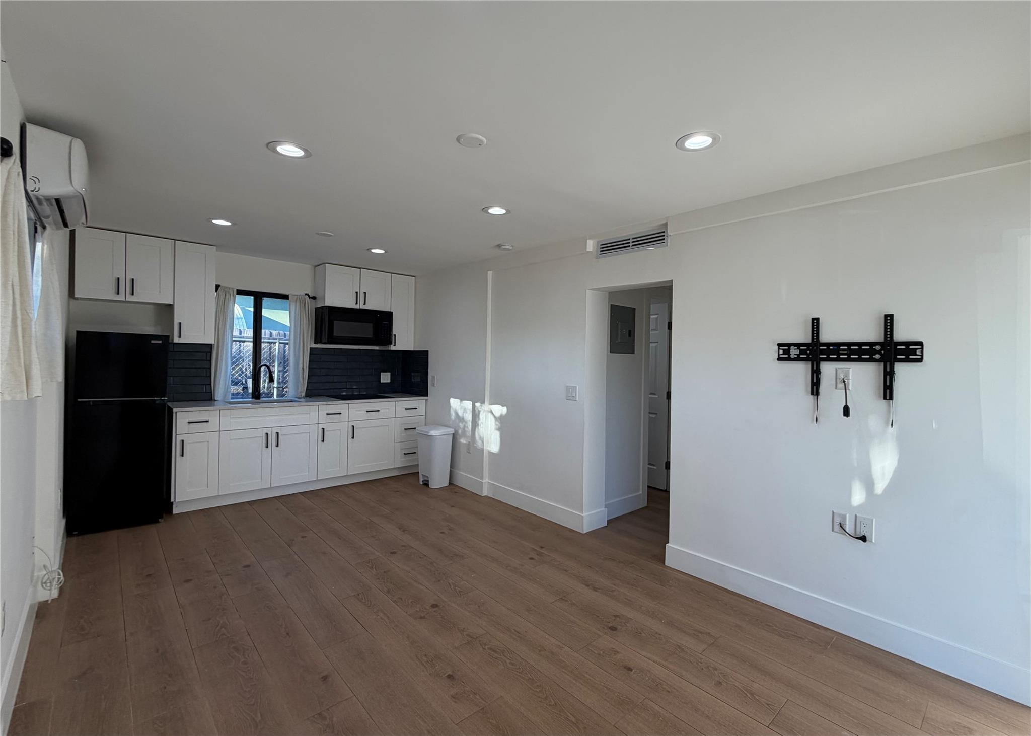 Lake Worth Town Add 01 - Residential Lease