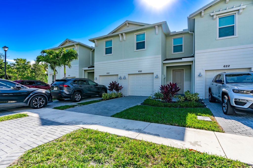 Photo of 620 SE Lake Falls Street, Port Saint Lucie, FL 34984 (MLS # R11157233)