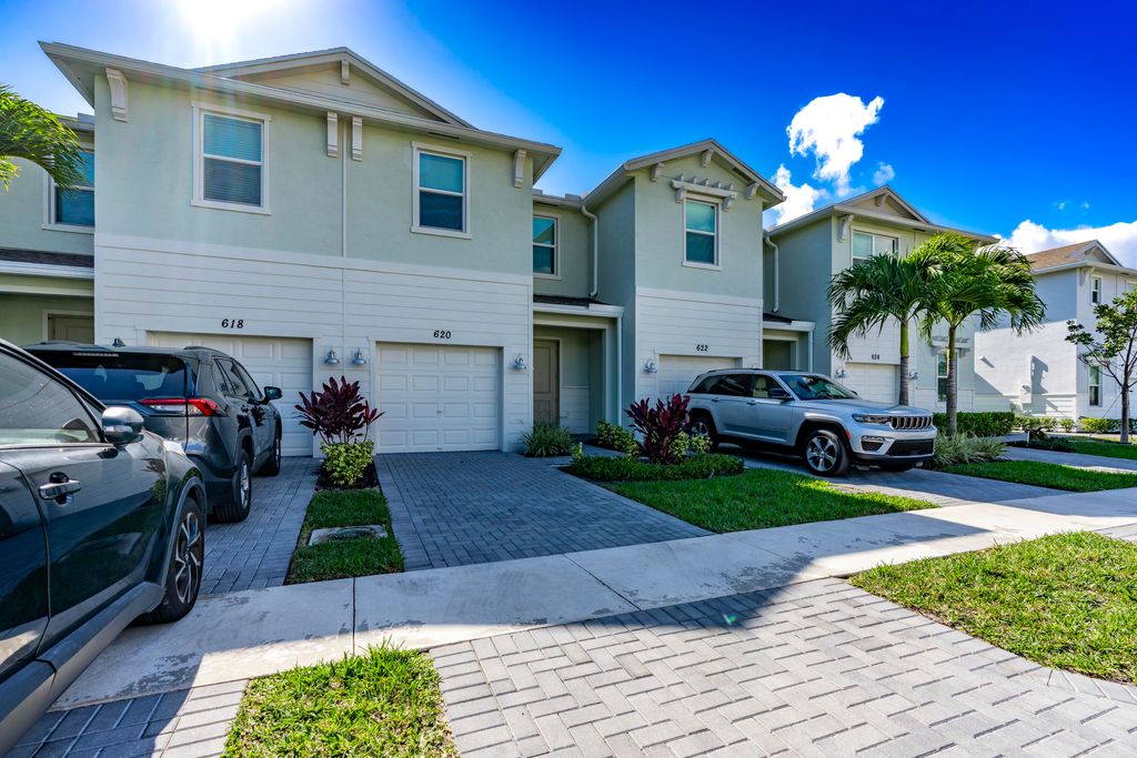 Photo of 620 SE Lake Falls Street, Port Saint Lucie, FL 34984 (MLS # R11157233)
