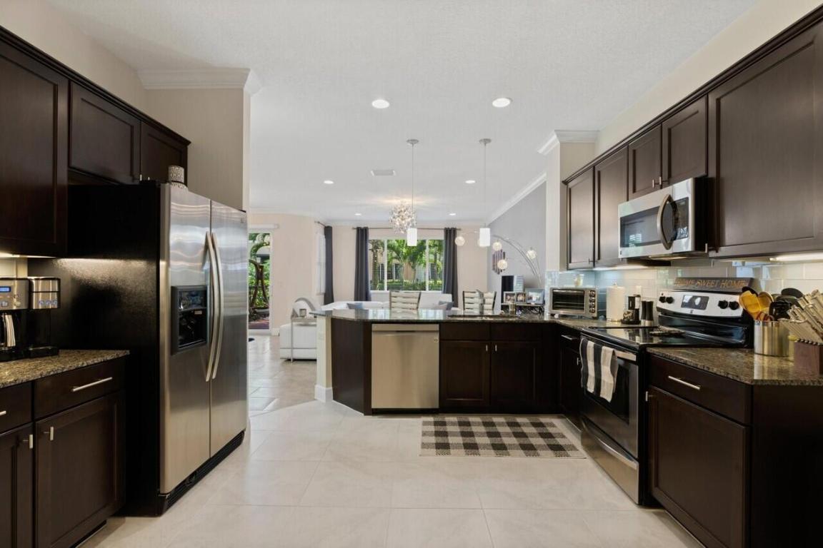 2086 Foxtail View Court