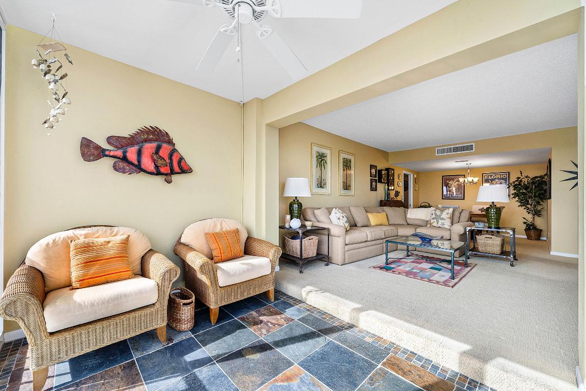 555 SE 6th Avenue 11e