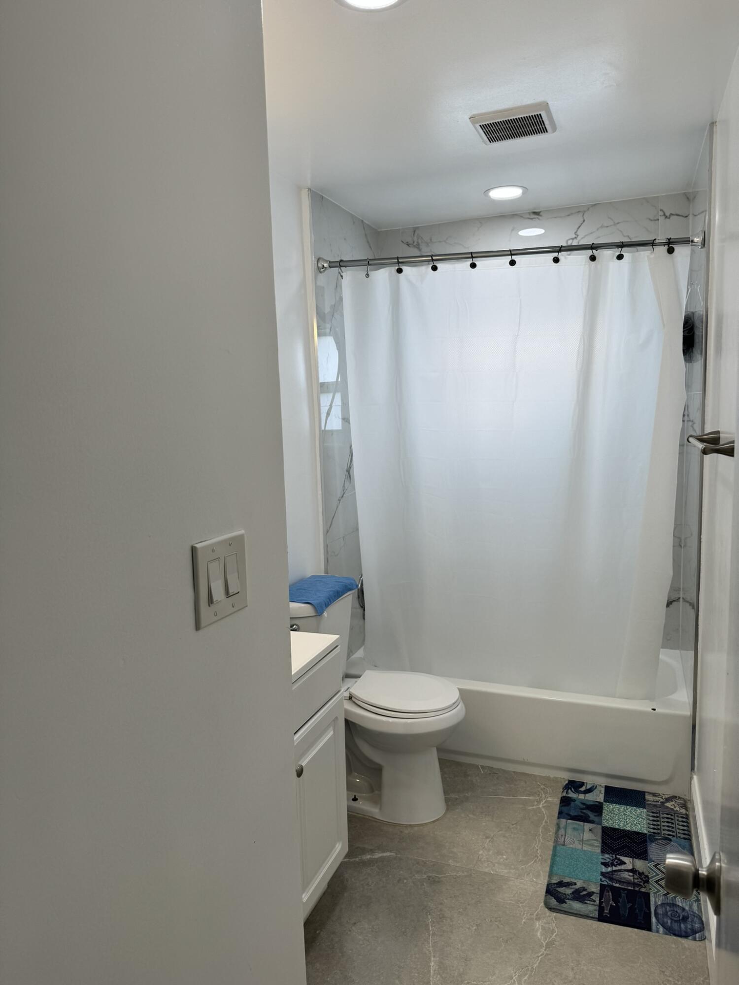 WESTWOOD COMMUNITY 5 - Residential Lease