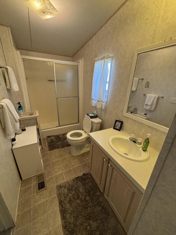 EVERGLADES LAKES - Residential