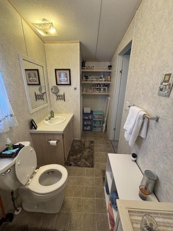 EVERGLADES LAKES - Residential