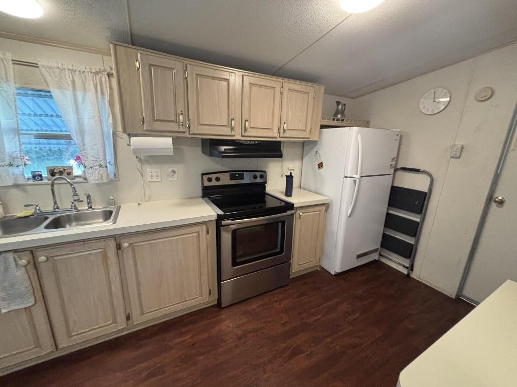 EVERGLADES LAKES - Residential