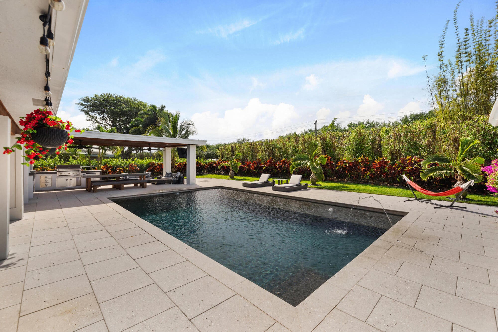 2040 NW 25TH Street