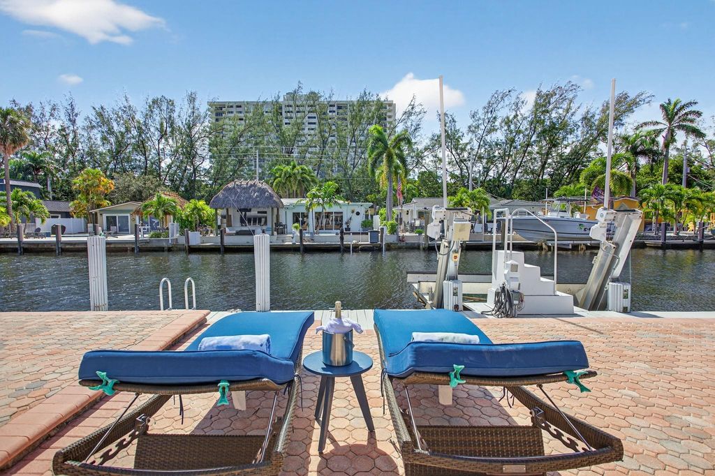 Photo of 2534 SE 14th Street, Pompano Beach, FL 33062 (MLS # F10531971)