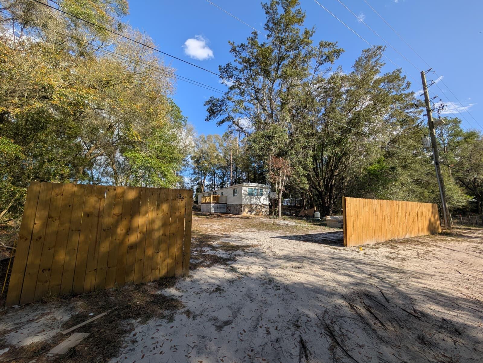 FOUR LAKES COMMUNITY - Residential