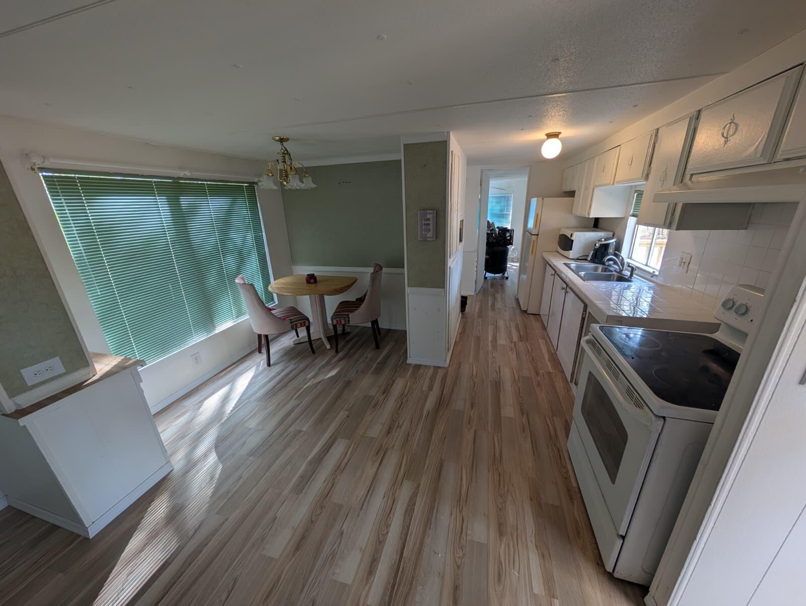 FOUR LAKES COMMUNITY - Residential