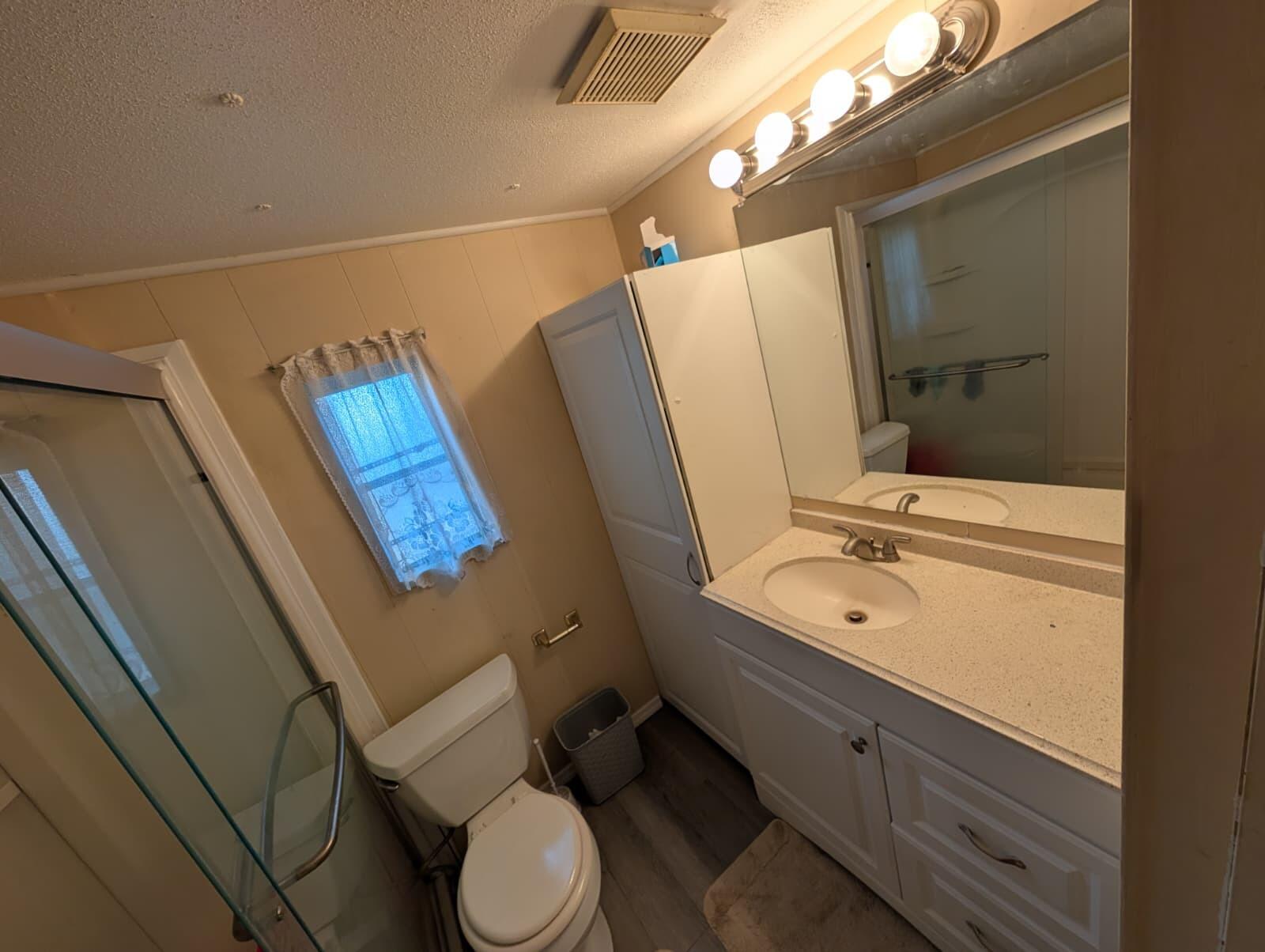 FOUR LAKES COMMUNITY - Residential