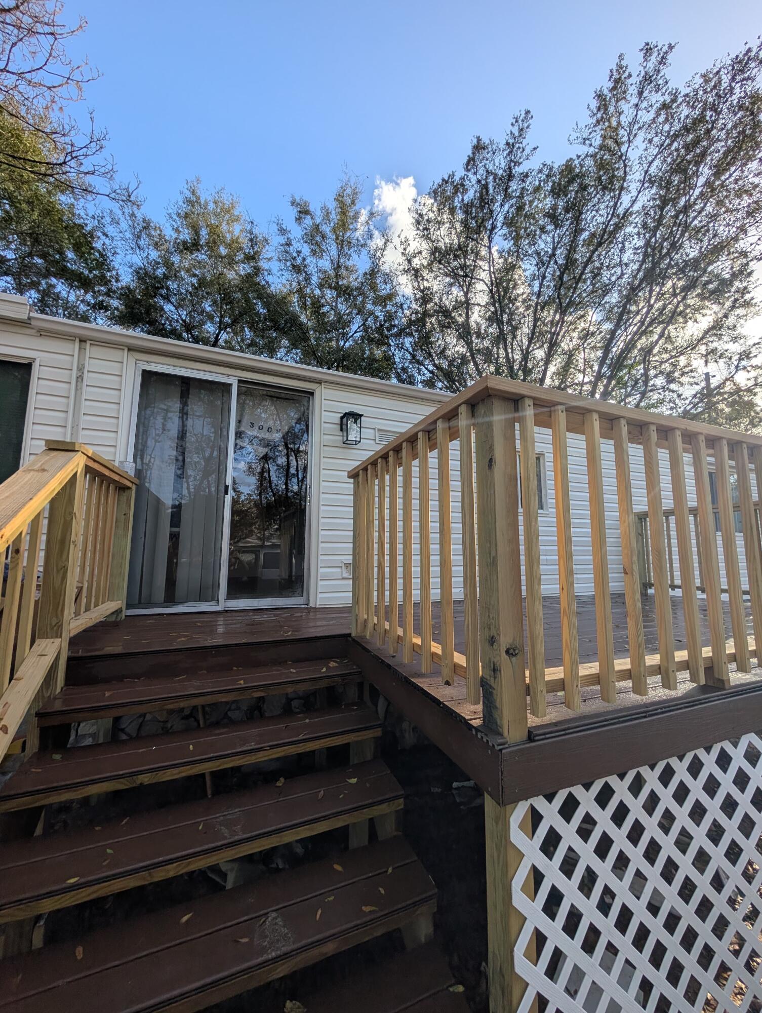 FOUR LAKES COMMUNITY - Residential