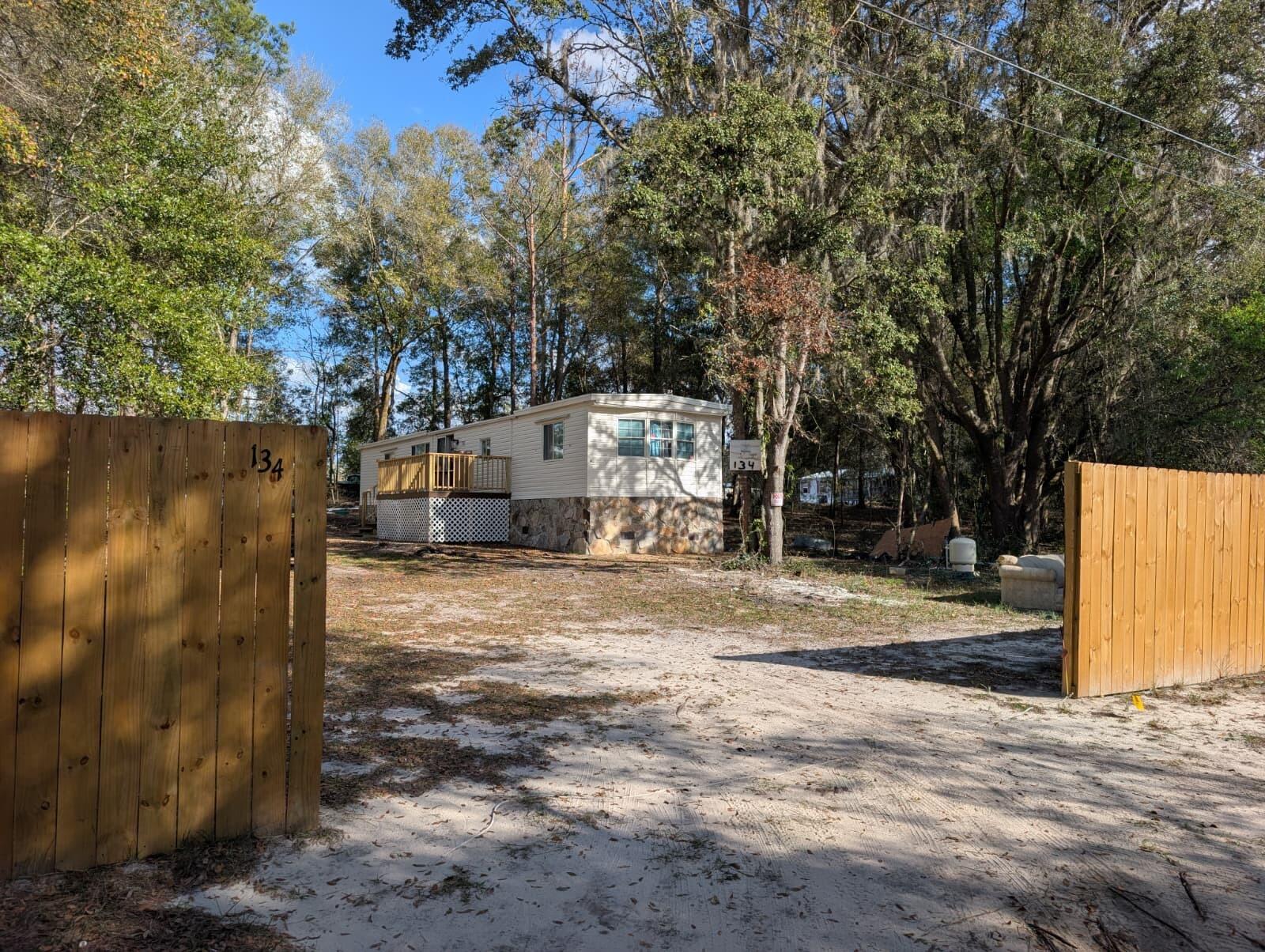 FOUR LAKES COMMUNITY - Residential