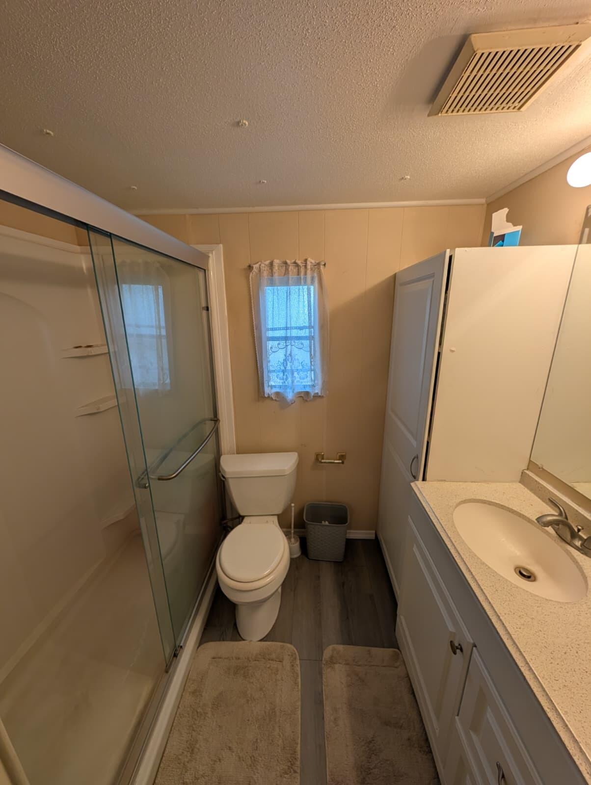 FOUR LAKES COMMUNITY - Residential